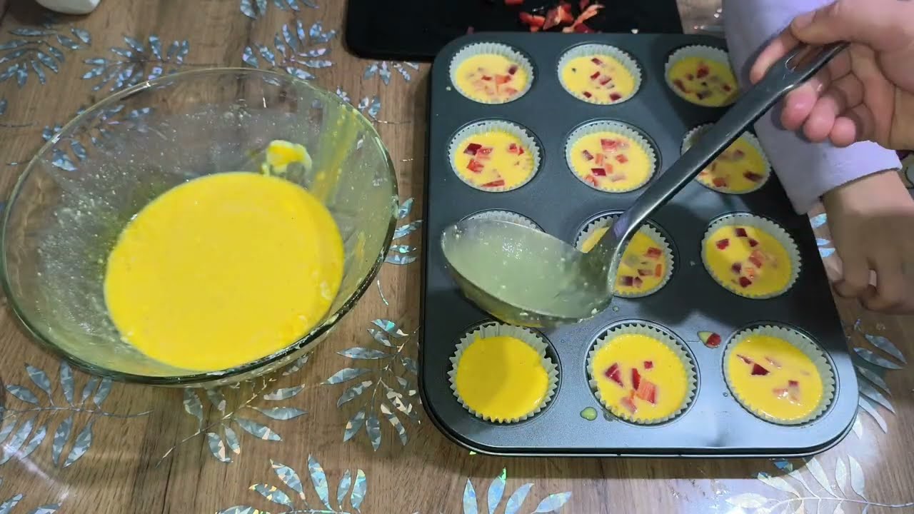 &bdquo;Am 3 ingrediente și nu-mi vine să cred ce a ieșit&hellip;&rdquo;ouă ,br&acirc;nză și ardei /Brioșe aperitiv 