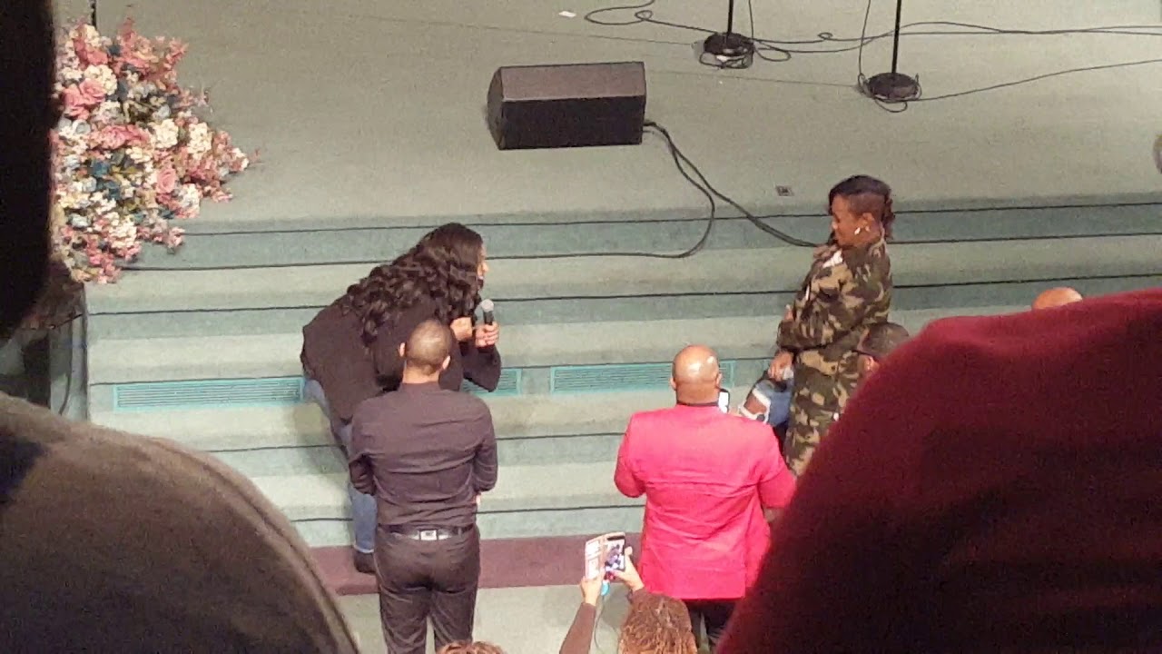 Le'Andria Johnson Ft. Kierra Sheard and Karen Clark Sheard