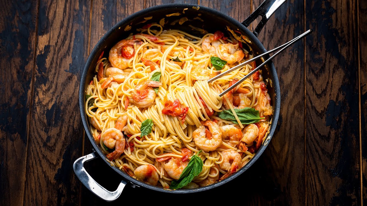 This Cherry Tomato Shrimp Pasta Is So Easy You'll Make It All Summer Long