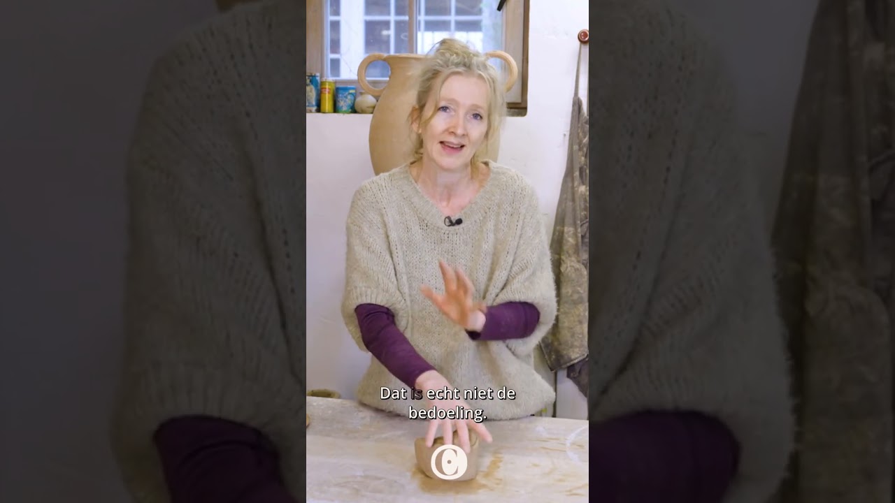 Kneden volgens de ossekoptechniek | Leren draaien met Aster Caemaert | Cursist