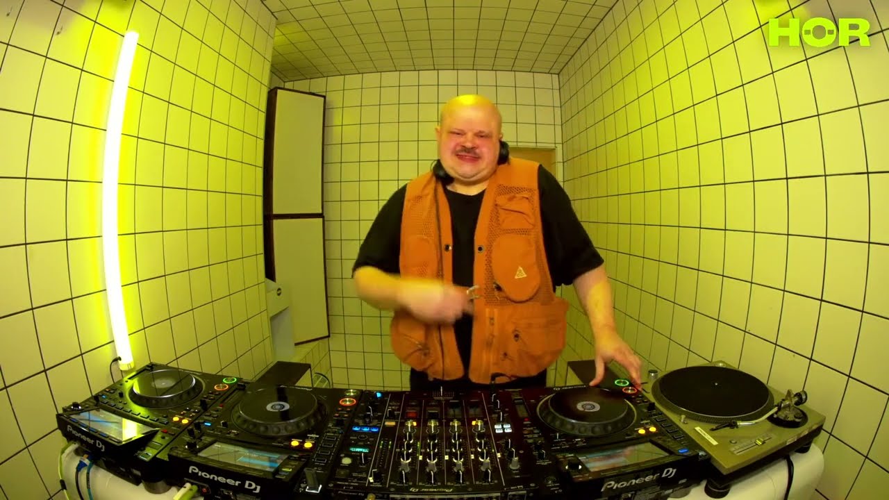 Teki Latex | H&Ouml;R - Feb 10 / 2023