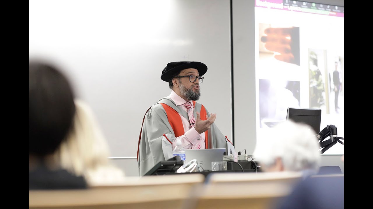 The Wandering Photon - Inaugural Lecture of Professor Ilias Tachtsidis