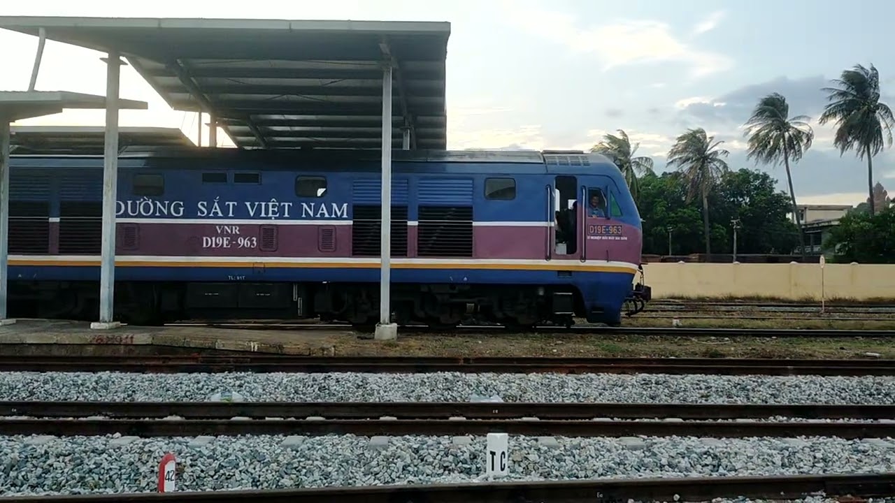 D19E-963: SE22 rời Ga Tháp Chàm (7/3/2026)