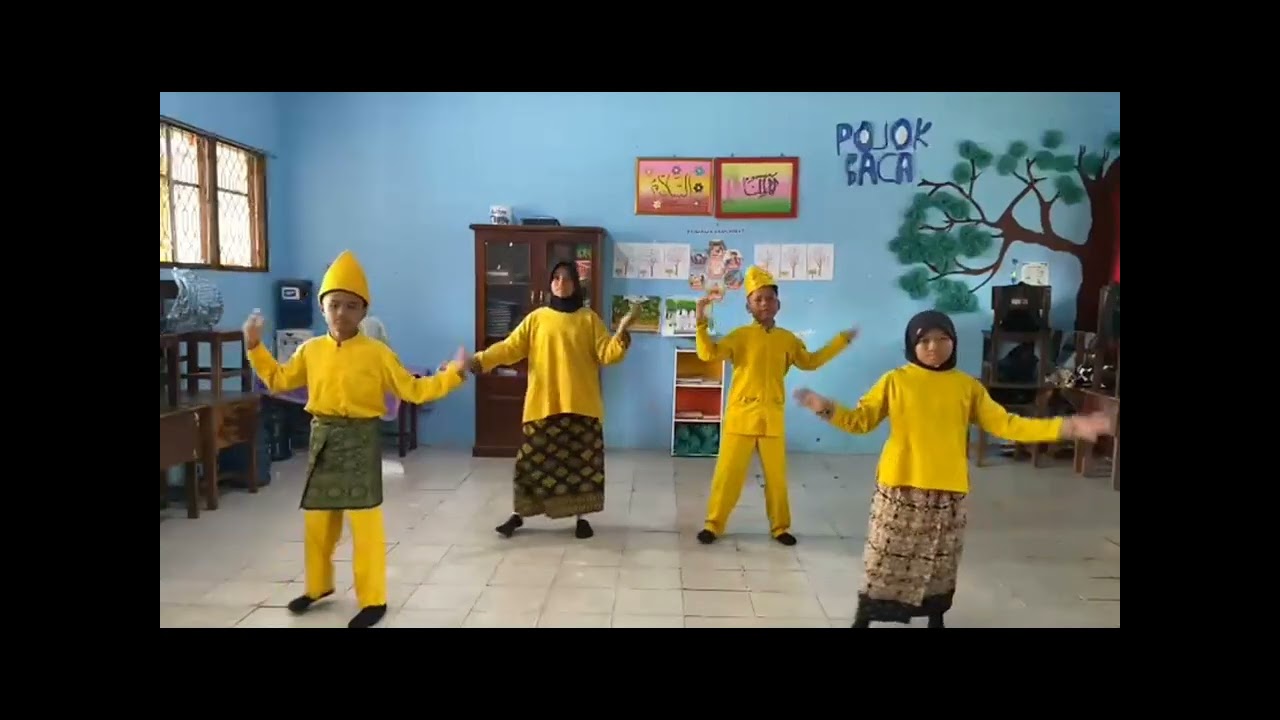 Kelompok 1 : Tari Wonderland Indonesia 