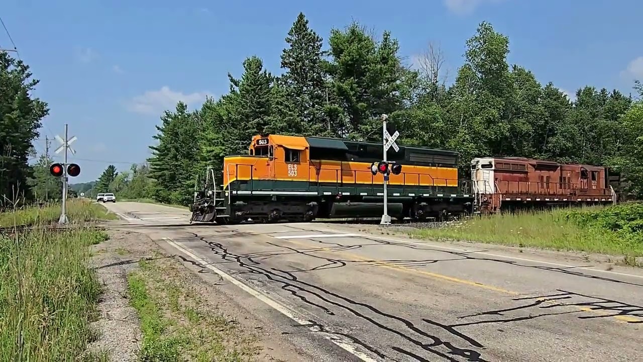 Logging Truck Ripped Up A Railroad Crossing, Plus A Mile Long 3 Locomotive Afternoon Train! 
