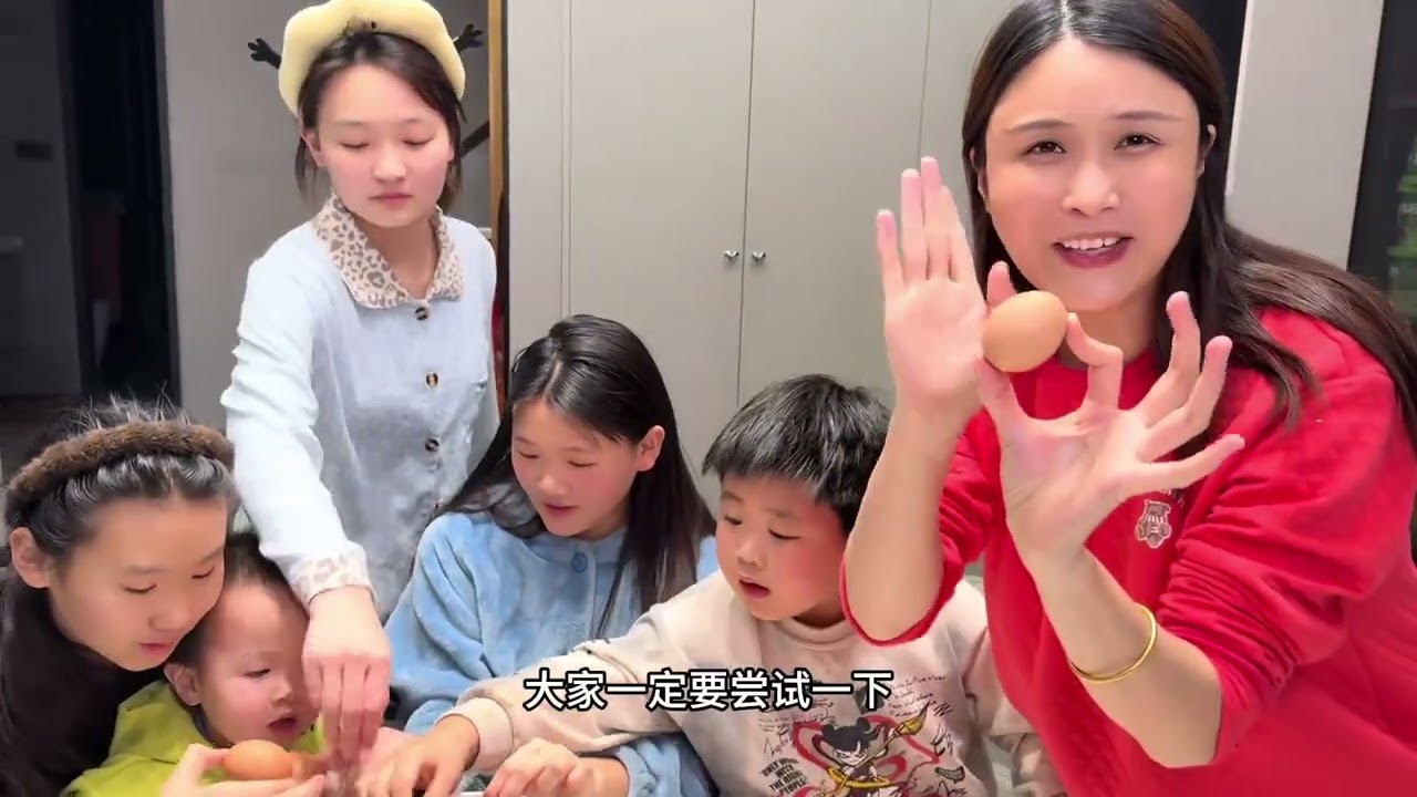 这鸡翅包饭也太香了吧，太大一个了烤的两面金黄，孩子们都爱吃