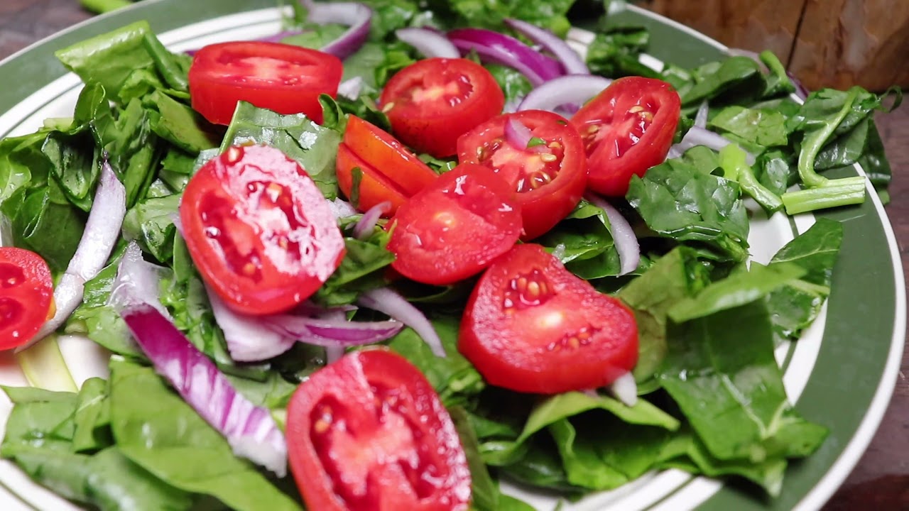 Ensalada saludable con acelga