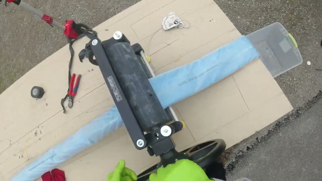 Sewer liner install, push/pull method. (monorail technique?)