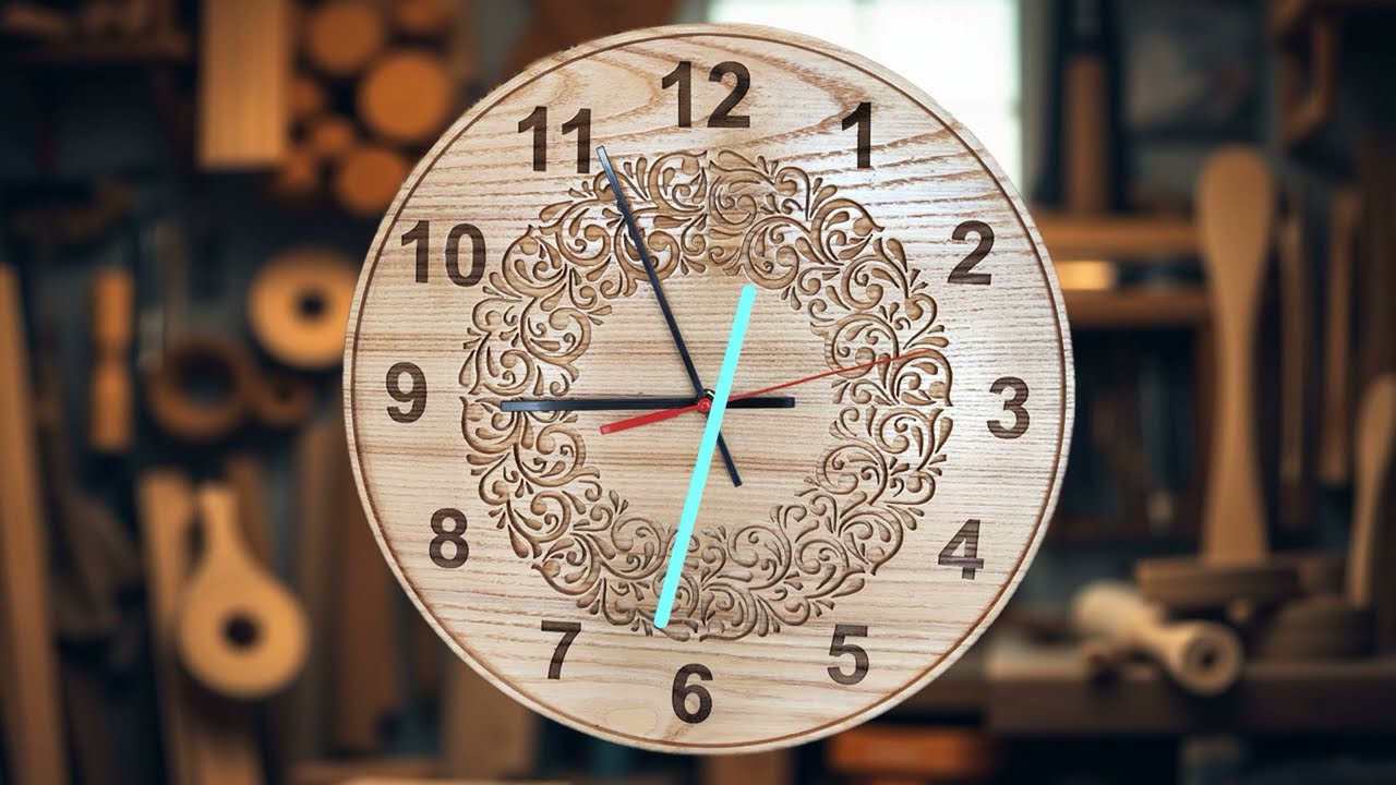 Часы из ясеня.