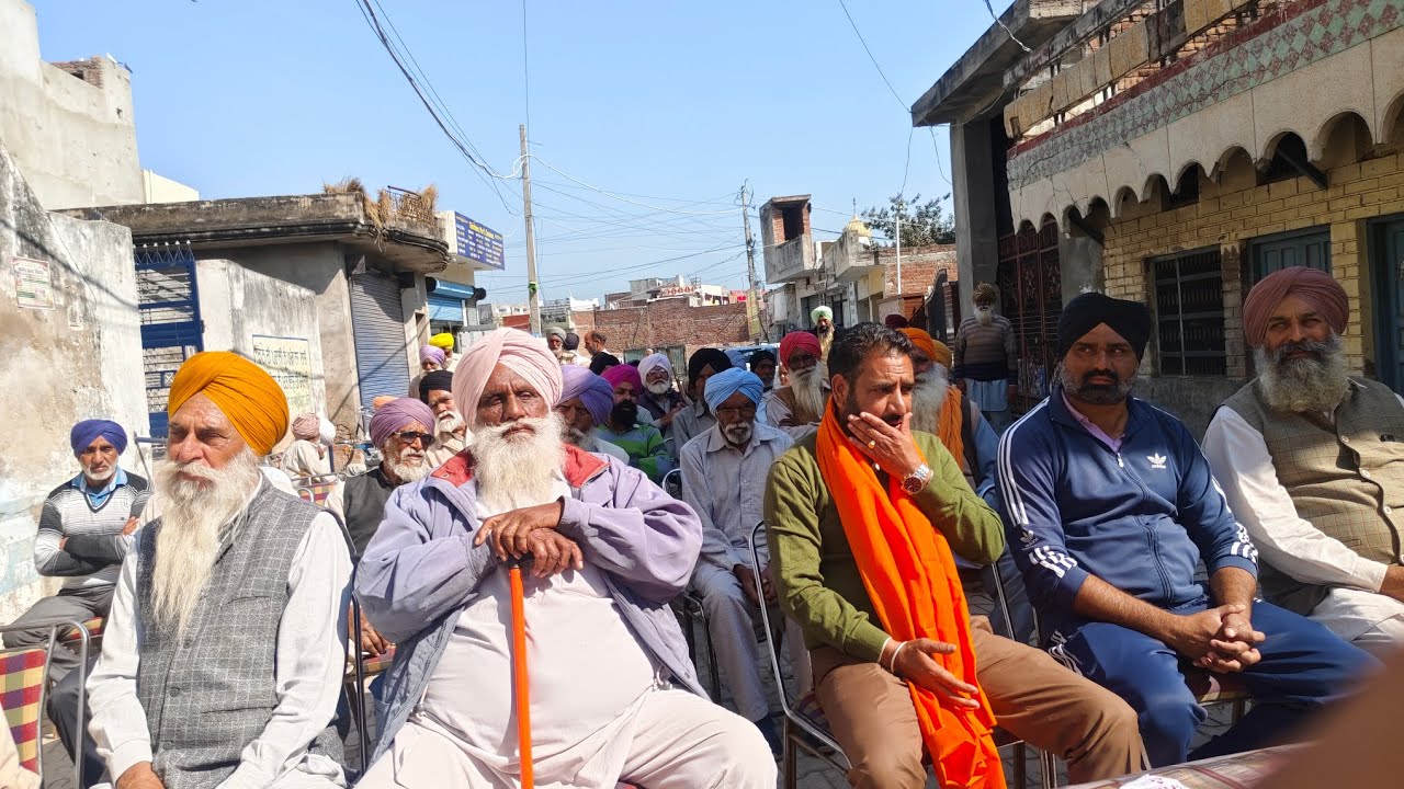 Dekho Pind ch hoya ikthhh