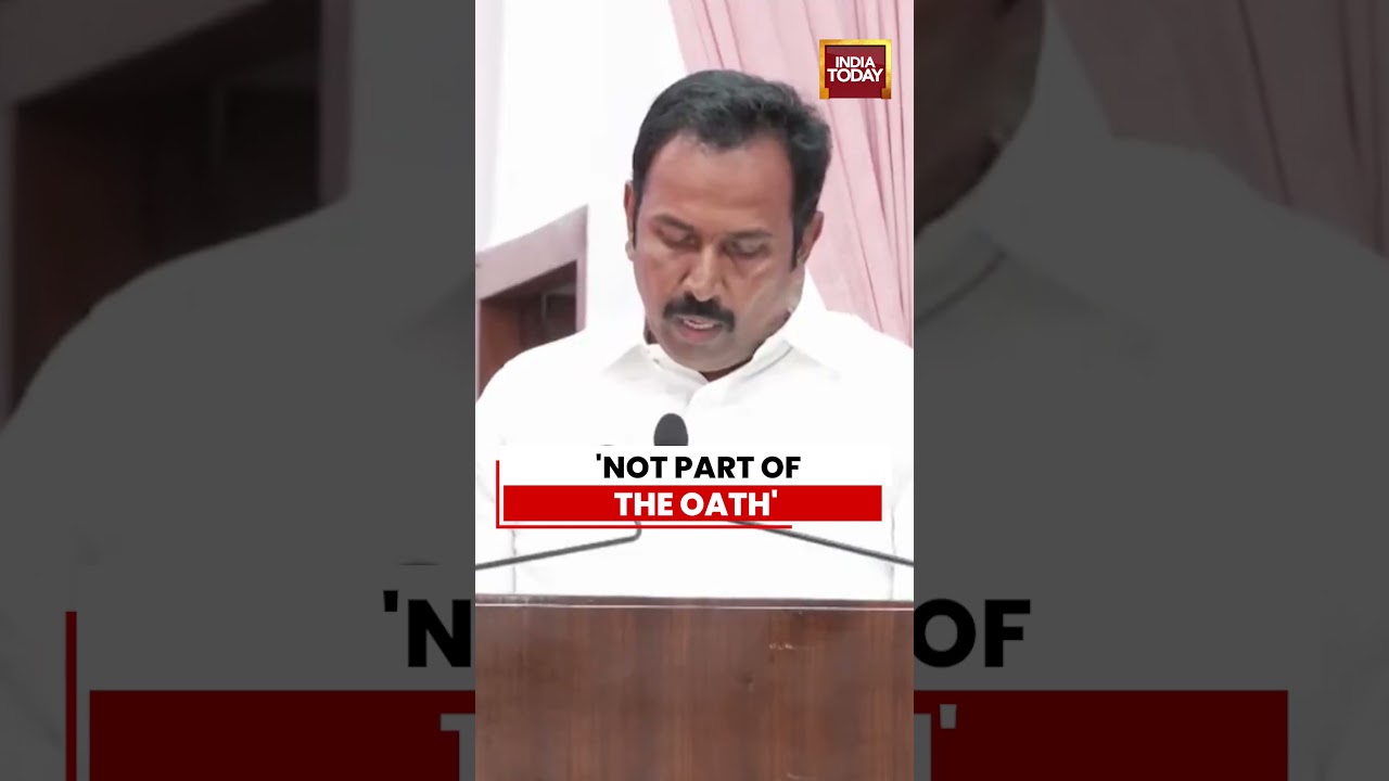 Congress leader hails Rahul Gandhi, Kamaraj during oath-taking; TN Governor Corrects him #tamilnadu