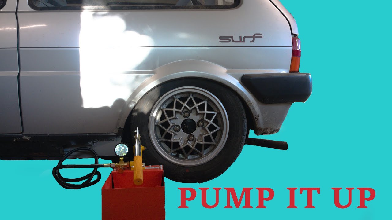 Austin Metro. Pumping up the Hydragas suspension.
