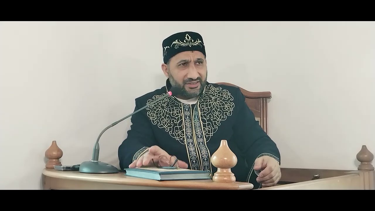 Kiminlə oturub durduğuna diqqət et