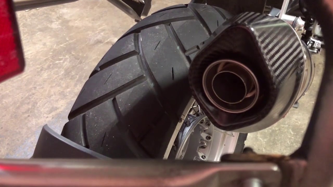 BMW R1200GS Stock Muffler vs LeoVince