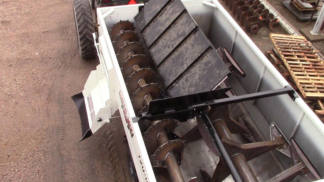 Roto-Mix 720-16 Trailer with Hay Processor - #1