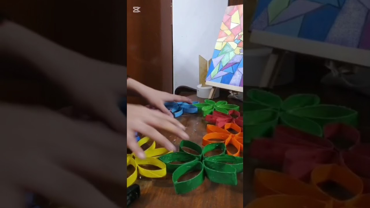 DIY with tissue paper cardboard rolls #diy#craf#craftideas#handmade#artandcraft#flowerwallhanging