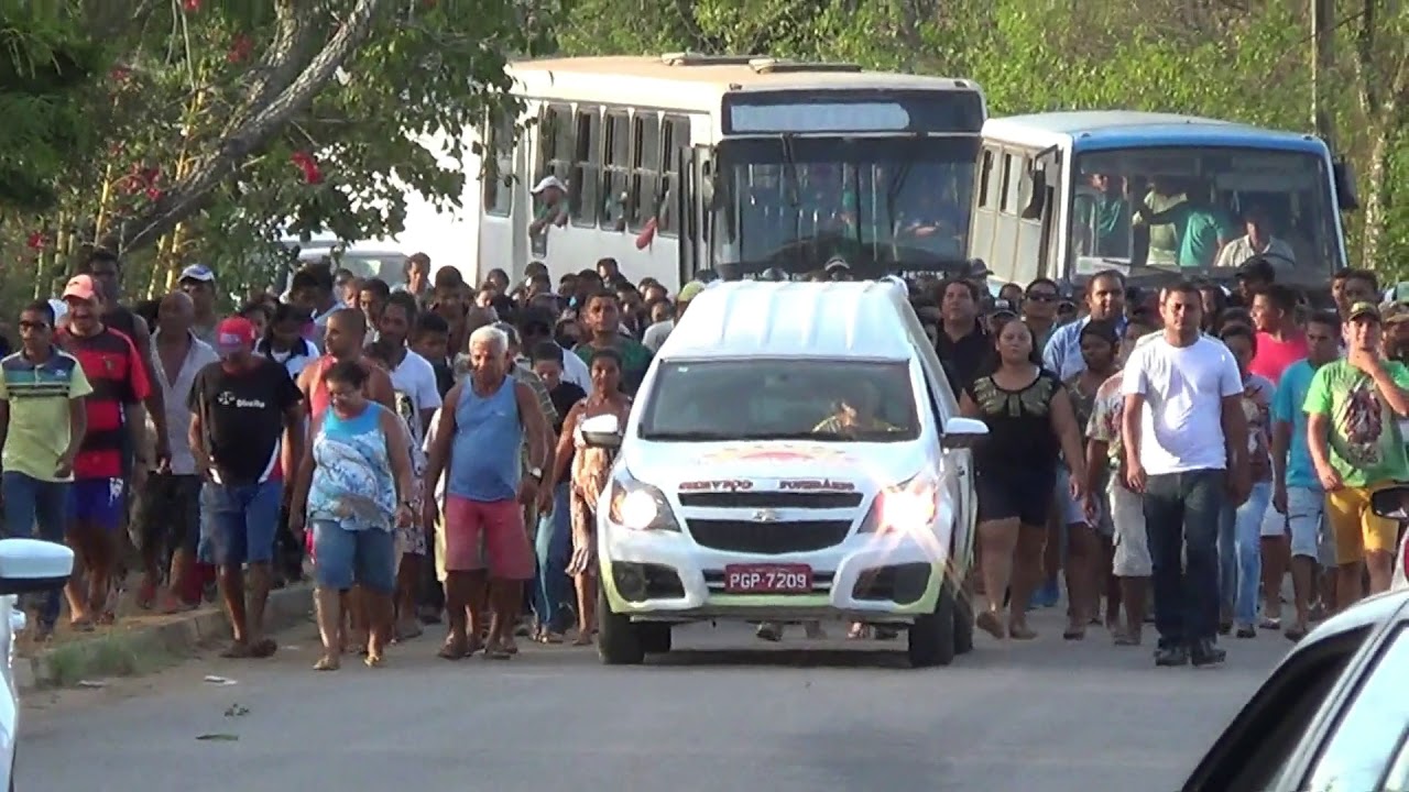 Dor e comoção no sepultamento da jovem Roseane Maria