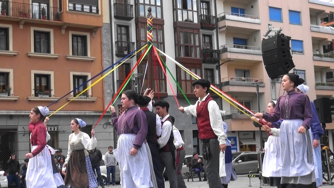 Udaberri dantza taldea 2017-03-11: Udaberriko gazteak