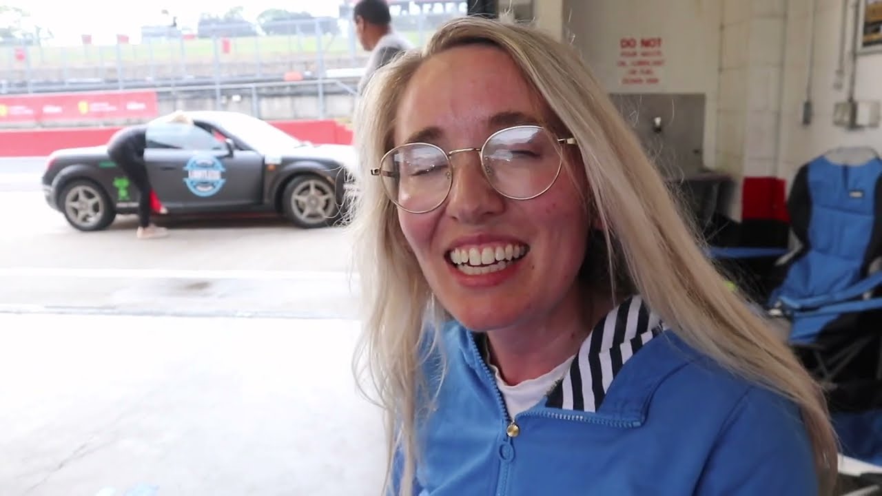 🏎️TRACK DAY VLOG: 100mph at Brans Hatch teack day. Paraplegic Drives A Race Car.