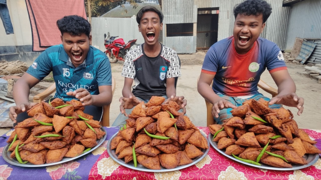 ফাটফাটি সিঙ্গারা খাওয়ার চ্যালেঞ্জ 😱 | Bangla Food Challenge #foodblogger #food challenge #foodie