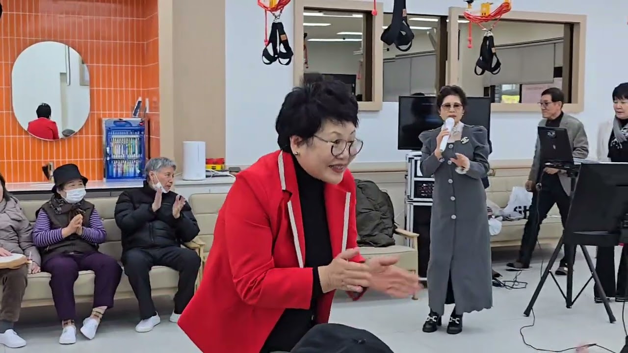 오극현, 보리고개 / 진성 (2026년 2월 11일 아모르주간보호 / 촬영 : 김장식가수님)