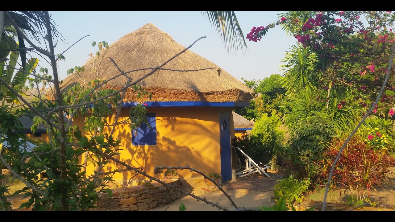 28)  L'HOTEL ISALO RANCH RANOHIRA MADADASCAR 23 24 OCT 2019  EPISODE 28