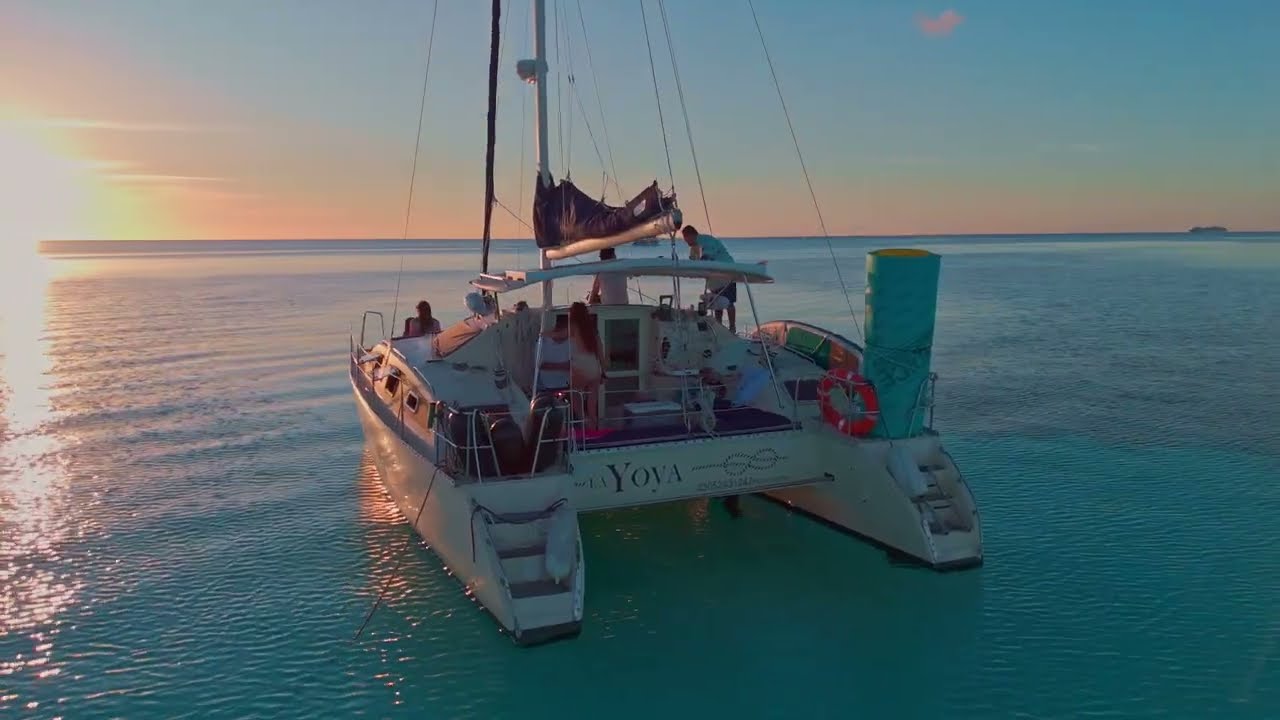 La Yoya 36ft Catamaran | Private Cozumel Charter to El Cielo & Fury Reef (Up to 15 Guests)