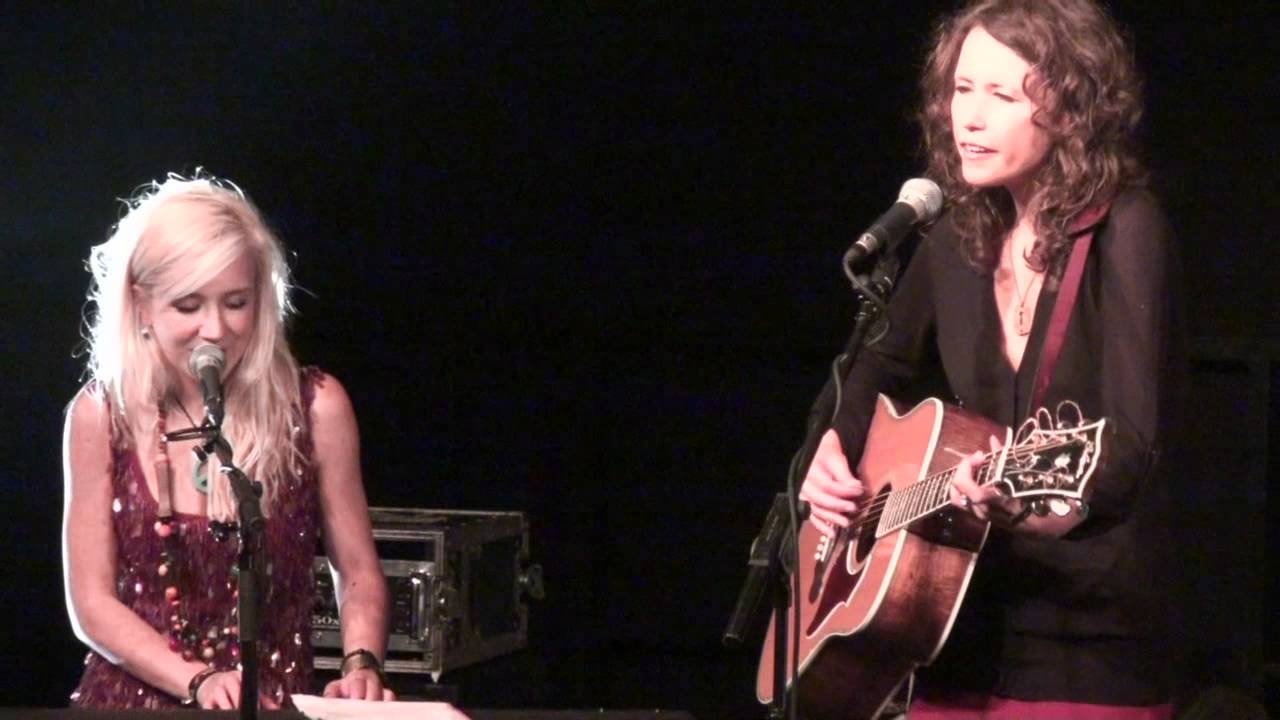Sara Lee Guthrie & Caitlin Stubbs - 'Victor Jara'