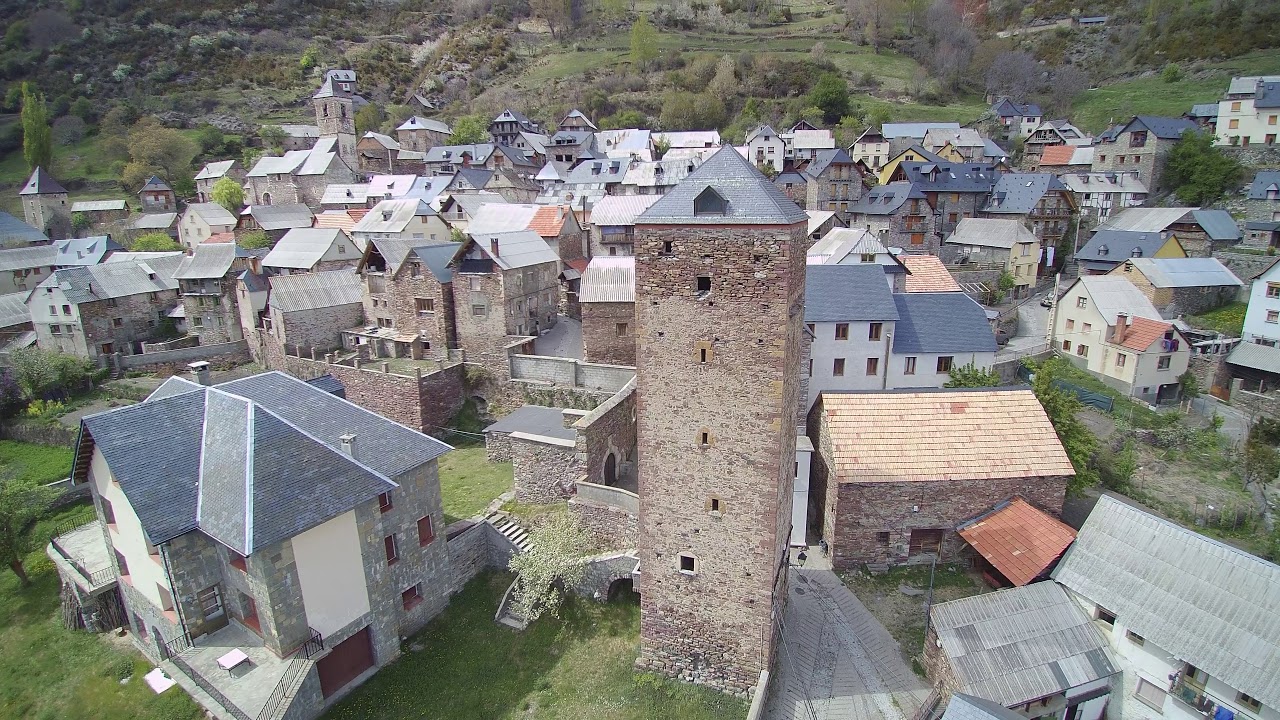 Torre del Tardan II a vista de p&aacute;jaro (Gista&iacute;n) [4K]