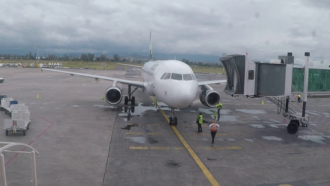 Volaris A320 Operación en rampa Guadalajara / Ground operations in Guadalajara