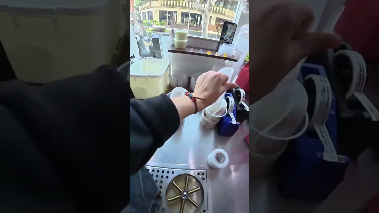 I work part-time at a coffee shop.