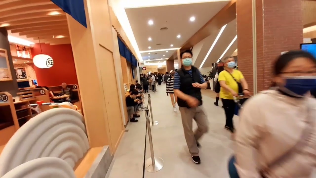 【台南三井OUTLET 228假日人氣名店瘋狂盛況全記錄】人潮爆滿比海嘯還可怕【林小和的趴趴走~180】