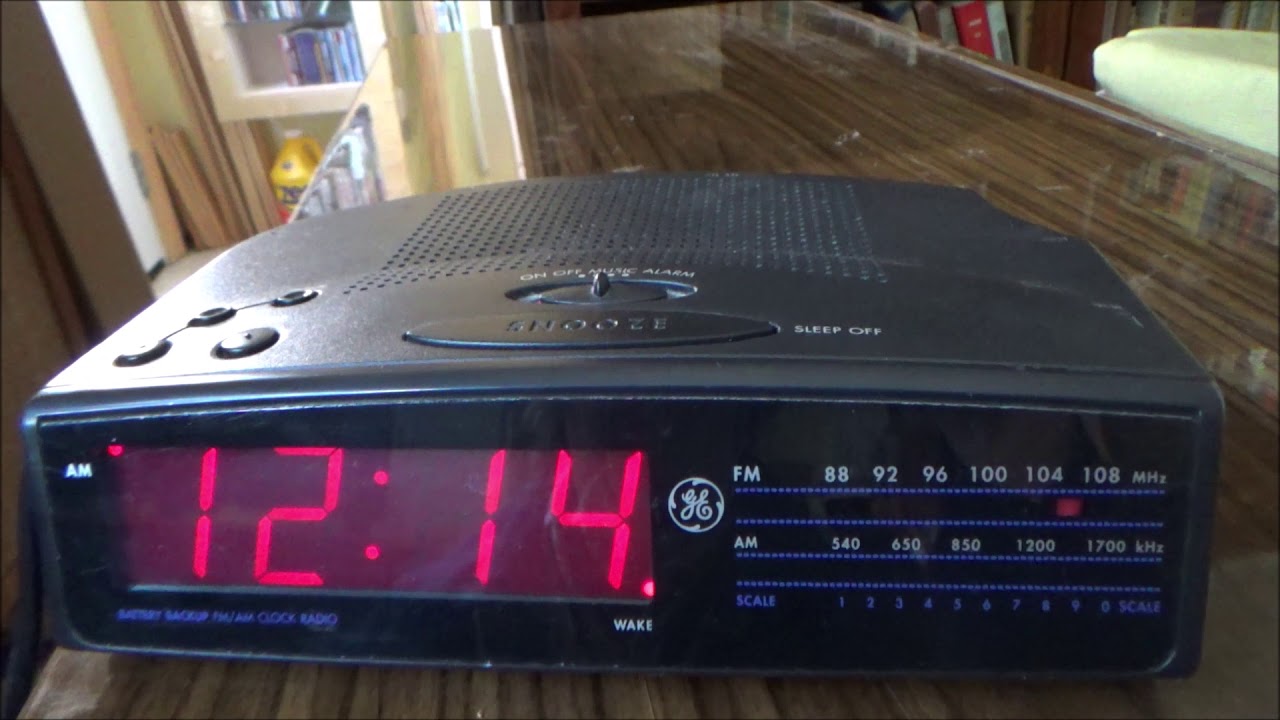 Радиочасы General Electric 7-4815A AM/FM (1999-2000)