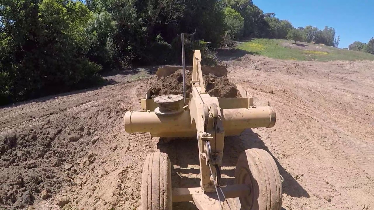 Caterpillar 70 Scraper box and D6D Cating