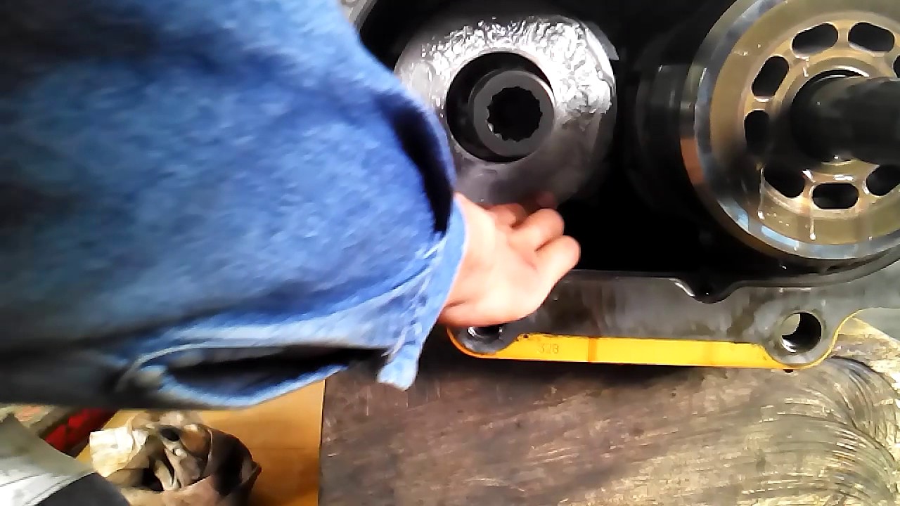 Explicación de funcionamiento de bombas hidráulicas de escavadora CAT  330