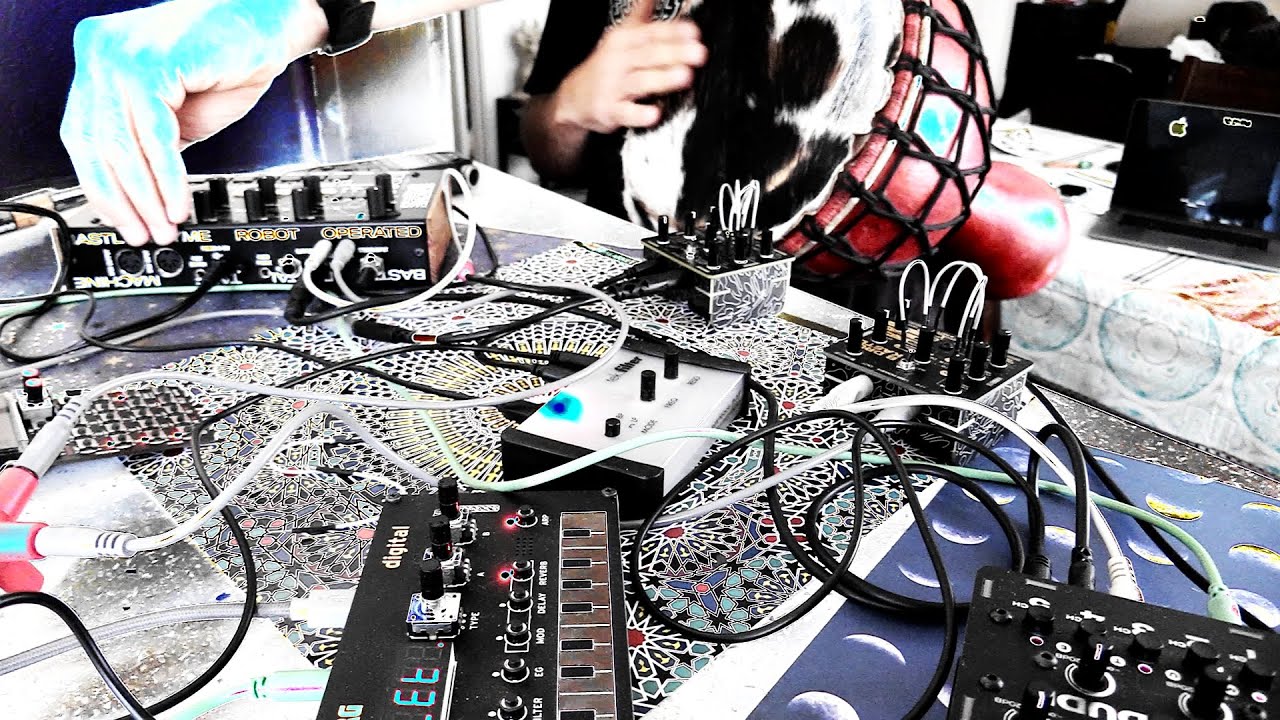 random techno 157(142bpm) PO-133(CNTR RNDM lofi kit 2), Djembe with Thyme, Kastle Drum & v1.5, NTS-1