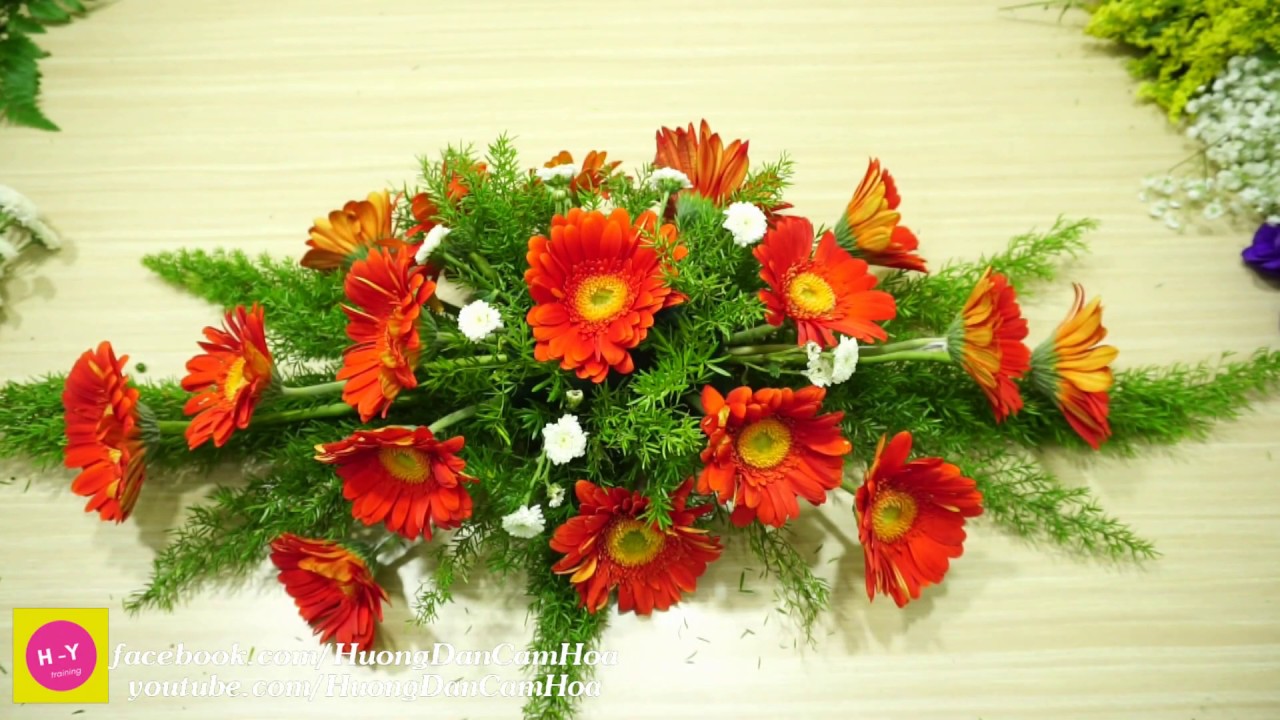 Cách cắm hoa kiểu oval hoa đồng tiền đỏ | Hoa shop 72