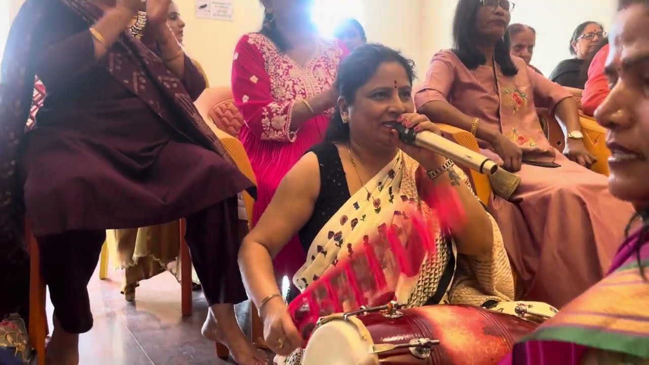 लड़की की शादी में गाने वाला प्यारा सा गीत || हमारी प्यारी गीता जी ने बहुत ही रौनक लगाई आज कीर्तन में