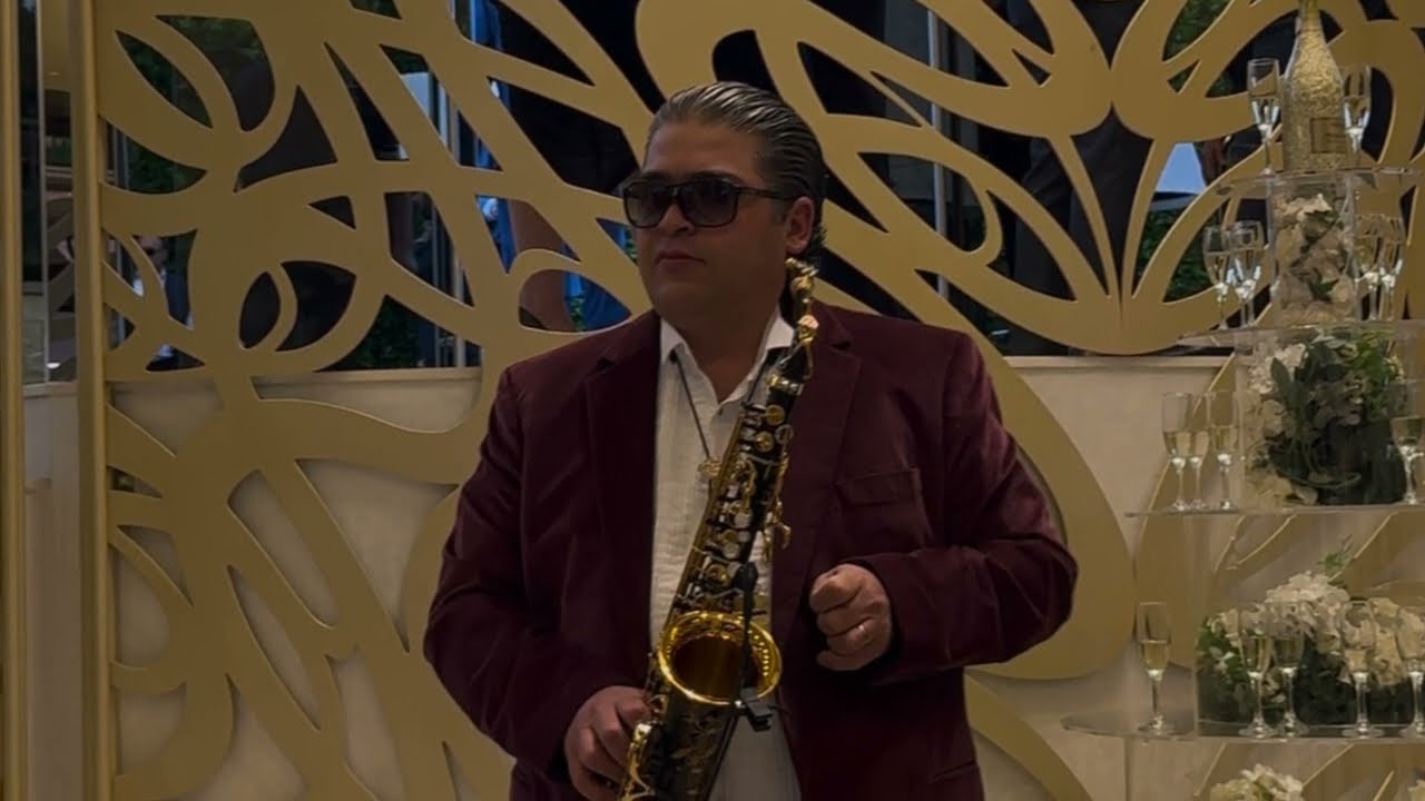 Iveta Mukuchayn-Ser ka yerknqum Erevani: Saxophone cover by Arno Sax