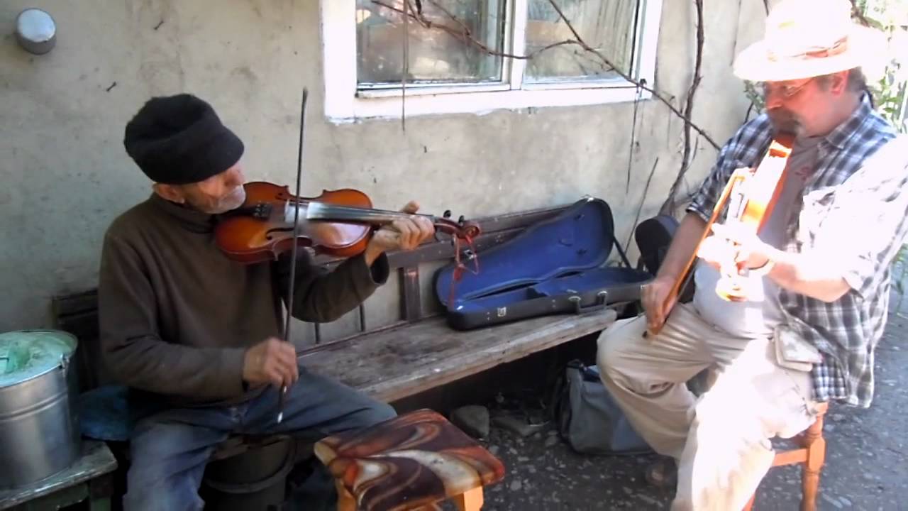 Maramures Jewish Dance: 'Huset' played by Nicolae Covaci of Dragomiresti