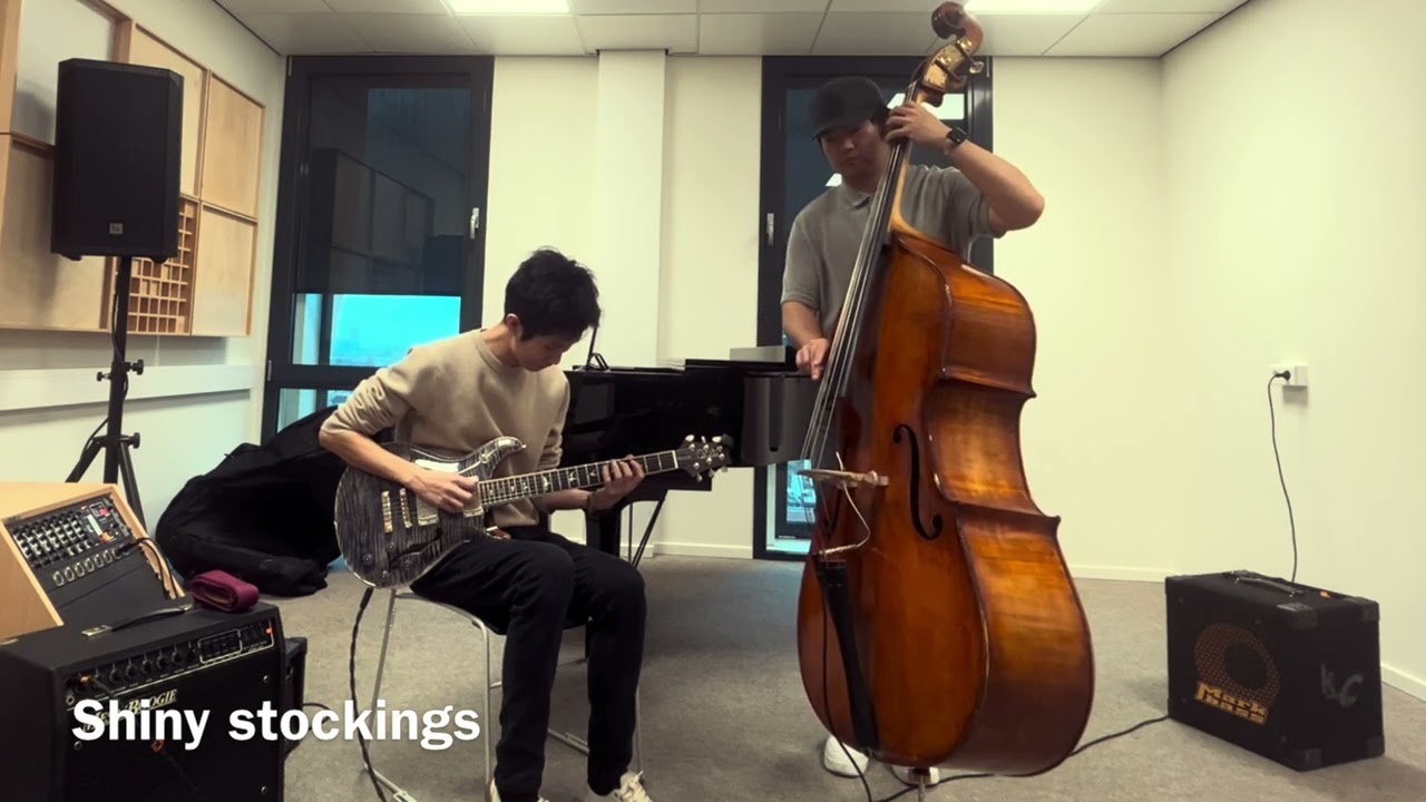 Shiny stockings Jazz guitar duo