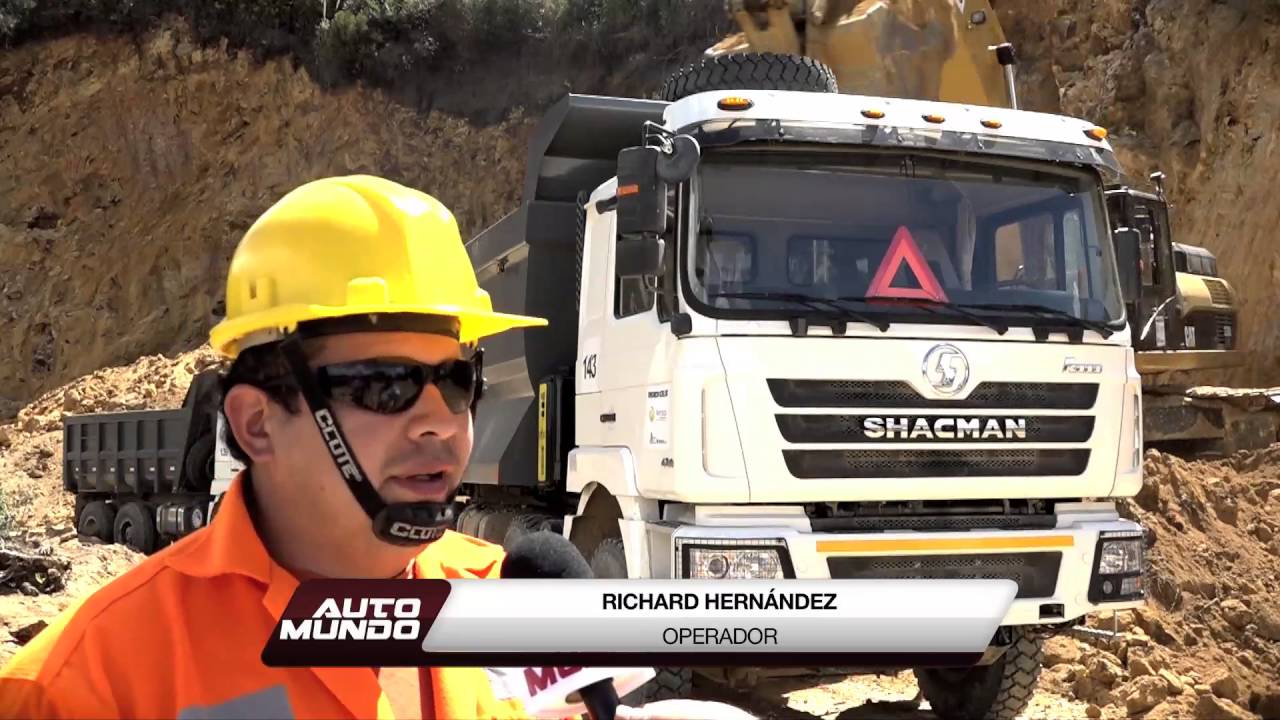 Volquetes de Shacman en las altura de Cajamarca