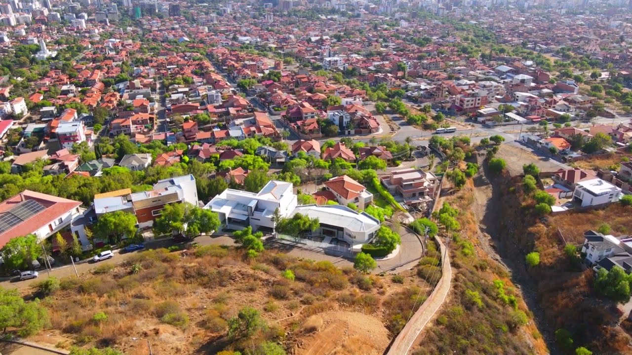 Las lomas de Aranjuez, una urbanización muy elegante con bastante seguridad que no dejan volar