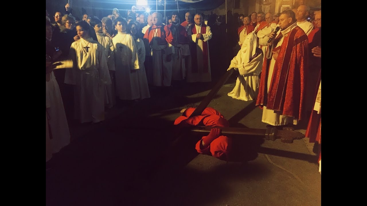 Pâques – L'impressionnante procession du Catenacciu de Sartène
