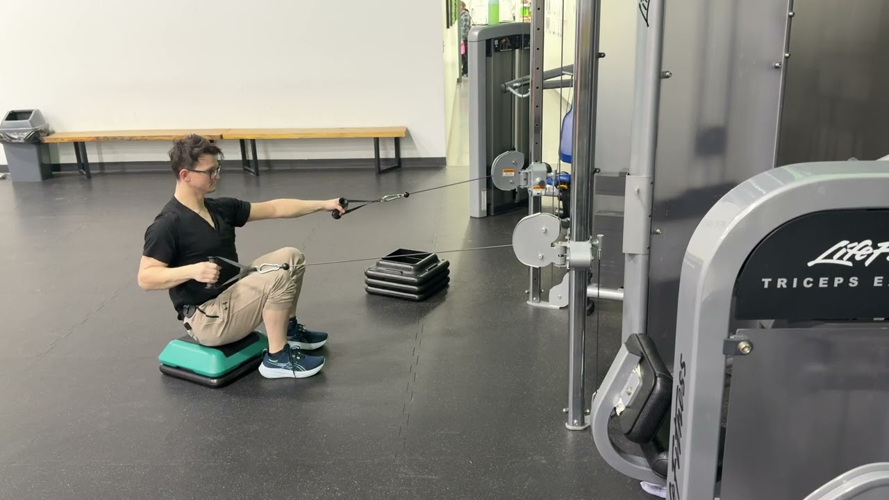 Short Seated Alternating Cable Row
