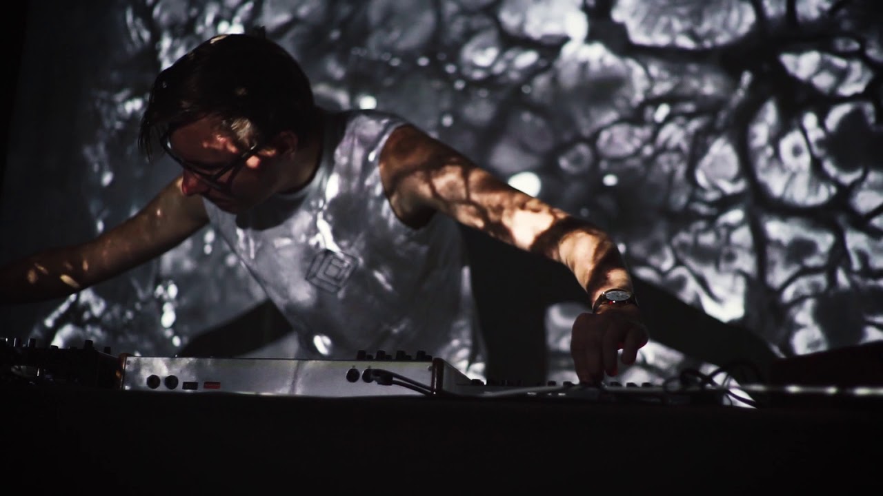 CN:VX - APART (LIVE)