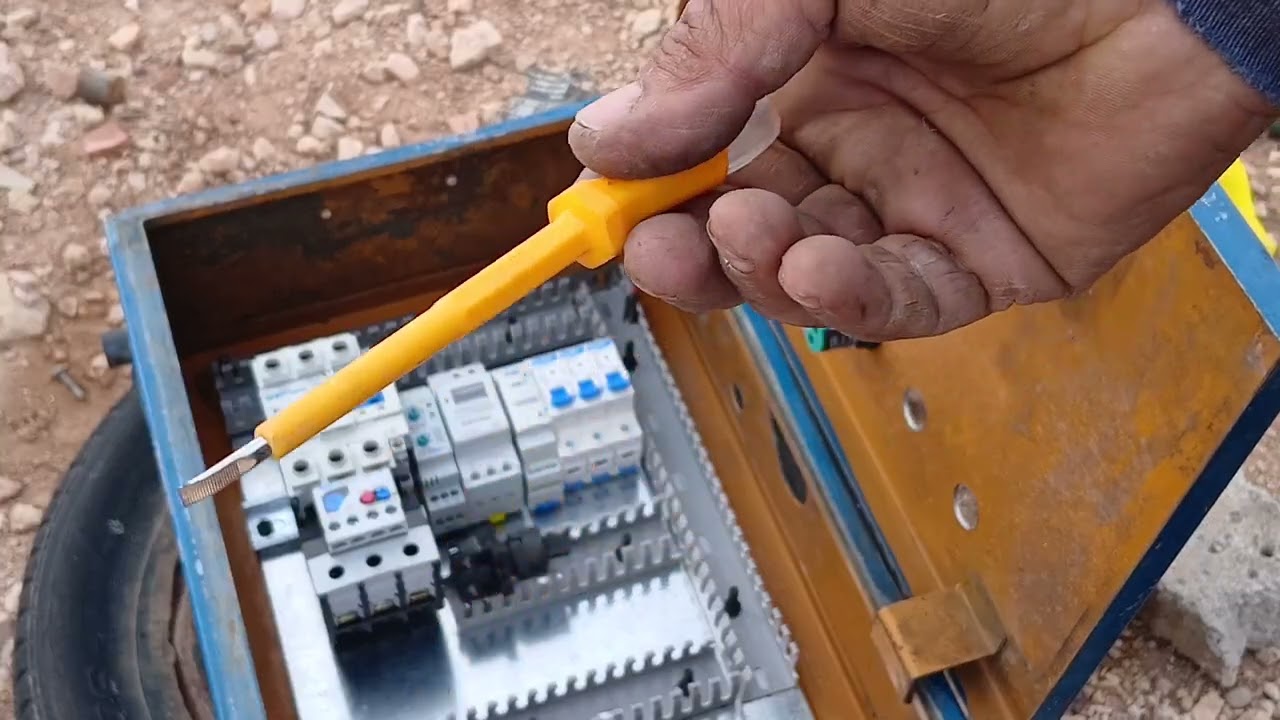 جزء....9/26... كيفية تجميع خزانة كهربائية( ارمواآر) لمضخة بئر من الالف......للياء.