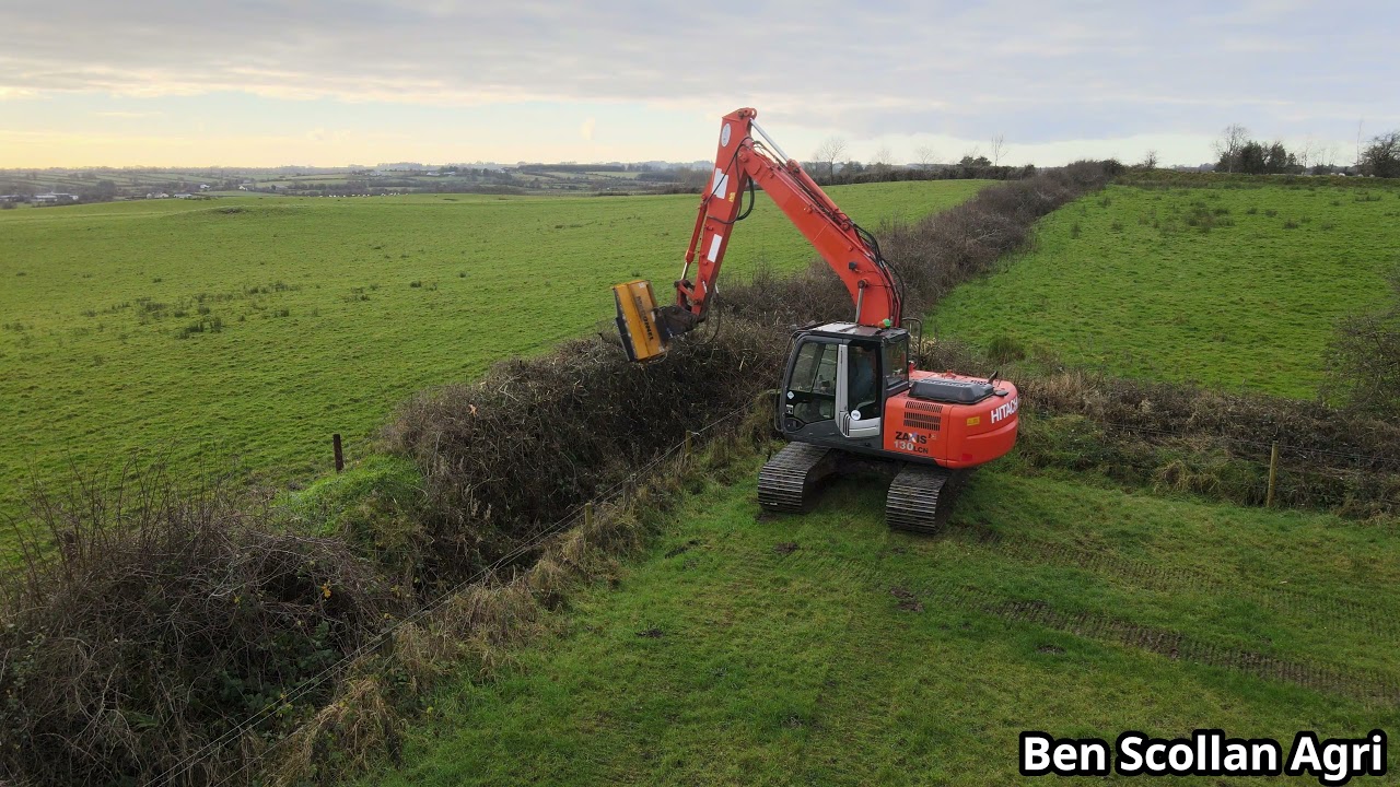 Hedge Cutting ~ Hitachi Zaxis 130 & McConnell Hedge Cutter