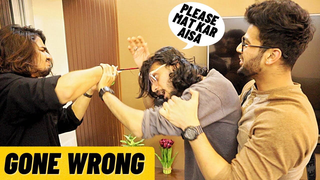 CUTTING MY BESTFRIEND’S HAIR PRANK GONE WRONG!! 😭😡 *really bad*