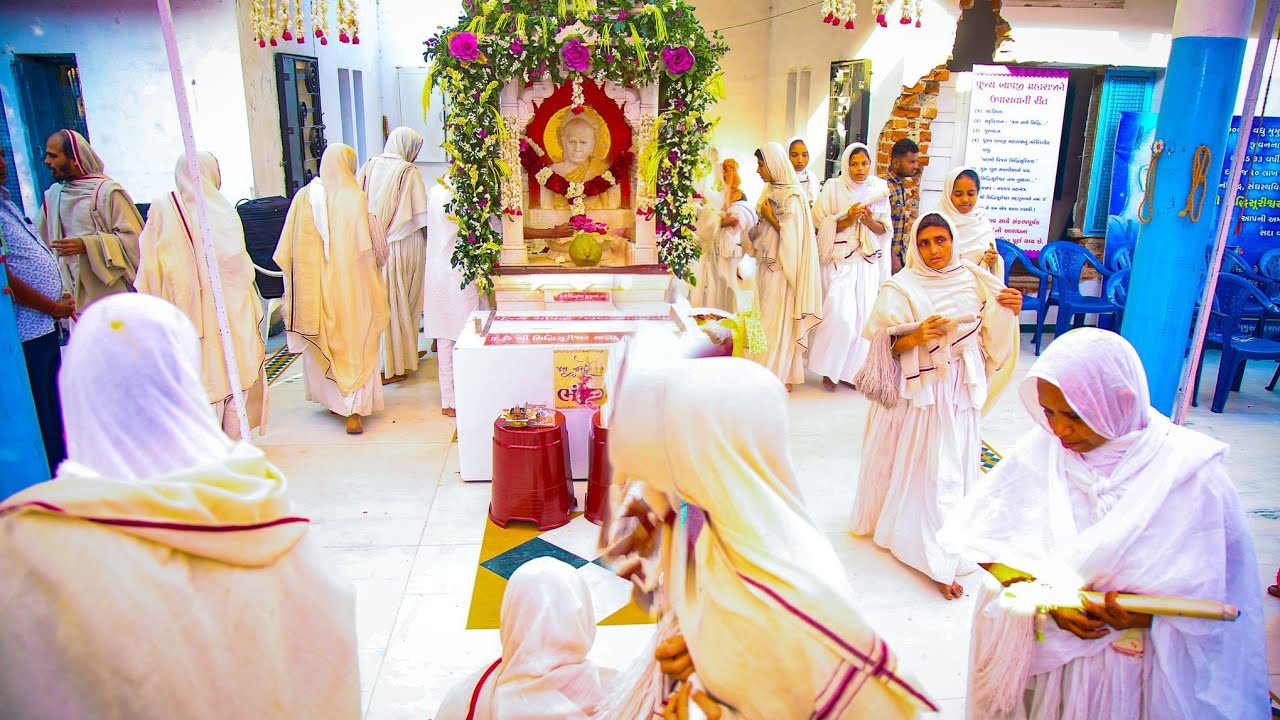 पूज्य बापजी दादाना प्रदक्षिणा ना दुहा 🙏